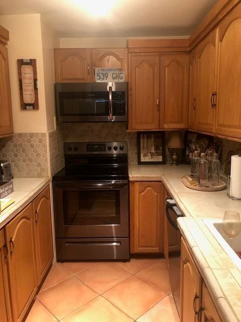 5509 Fountain Lake Circle #C110, Bradenton, FL 34207 photo 2