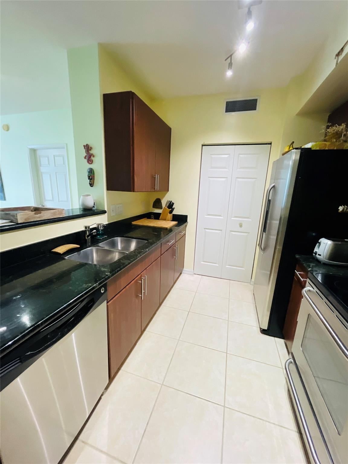 2401 NE 65th Street #408, Fort Lauderdale, FL 33308 photo 2