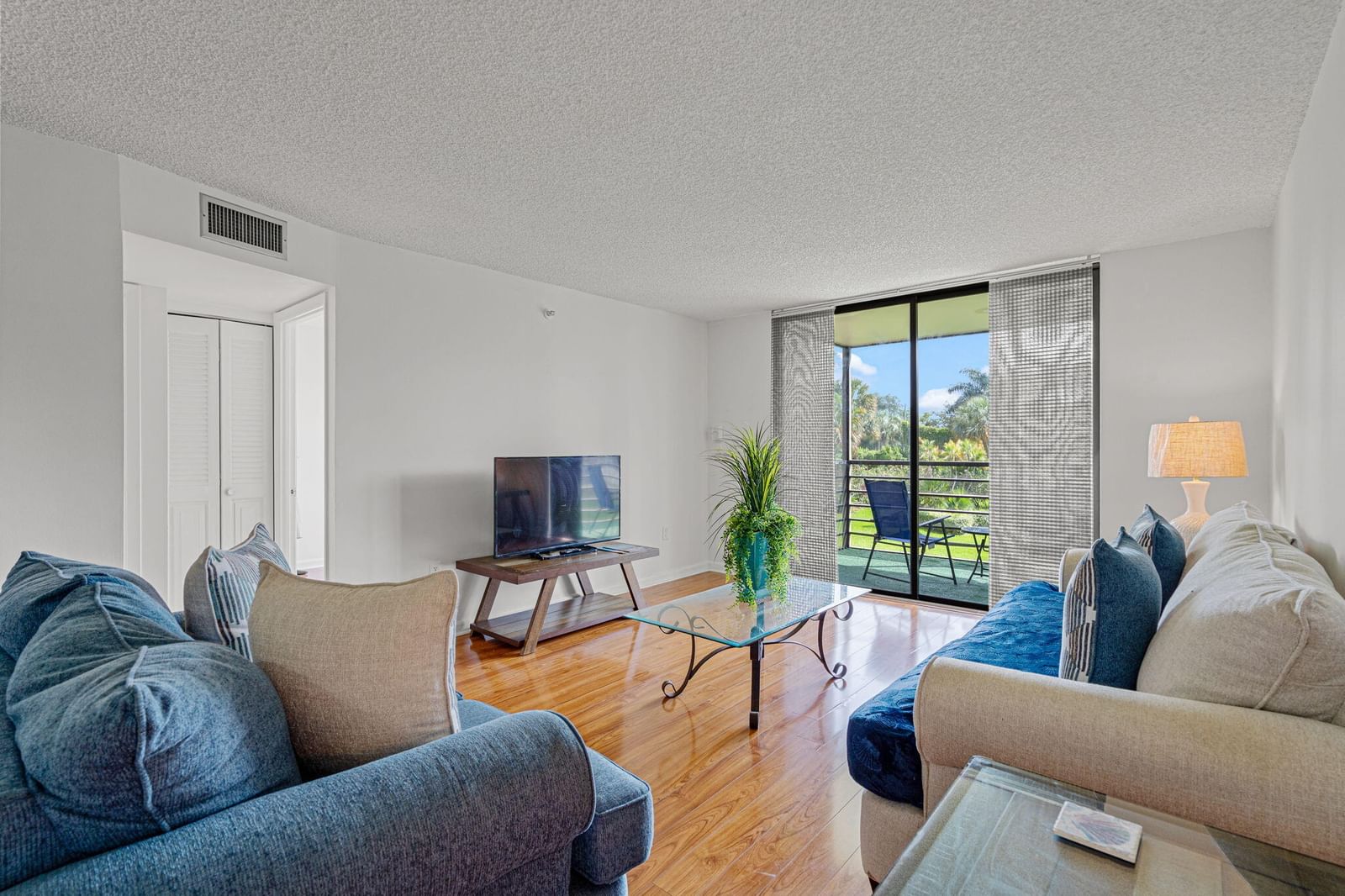 900 Saint Charles Place #221, Pembroke Pines, FL 33026