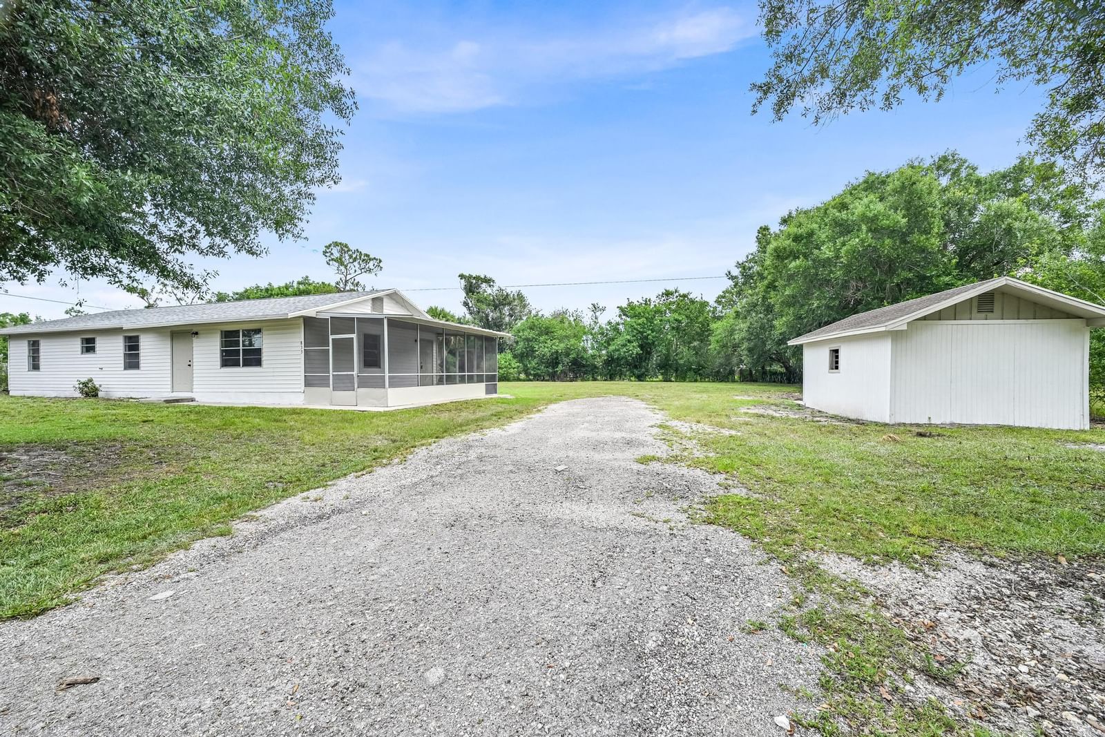 833 NW 34th Street, Okeechobee, FL 34972 photo 4