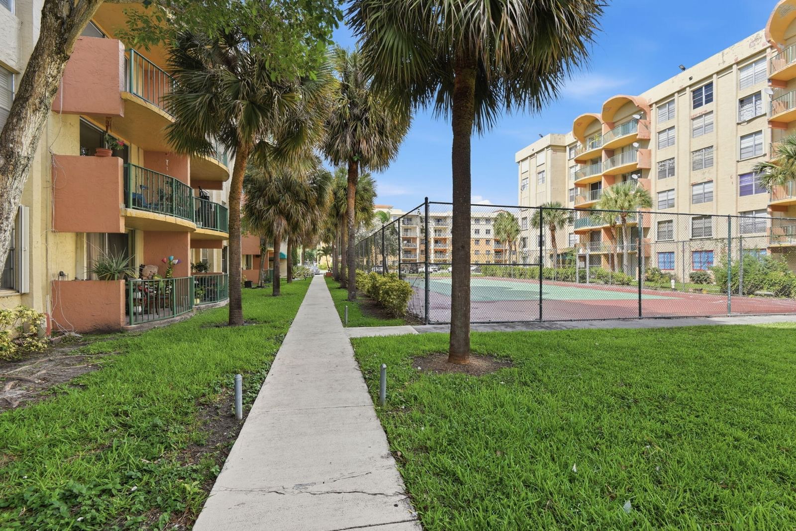 9360 Fontainebleau Boulevard #Apt 310, Miami, FL 33172 photo 2