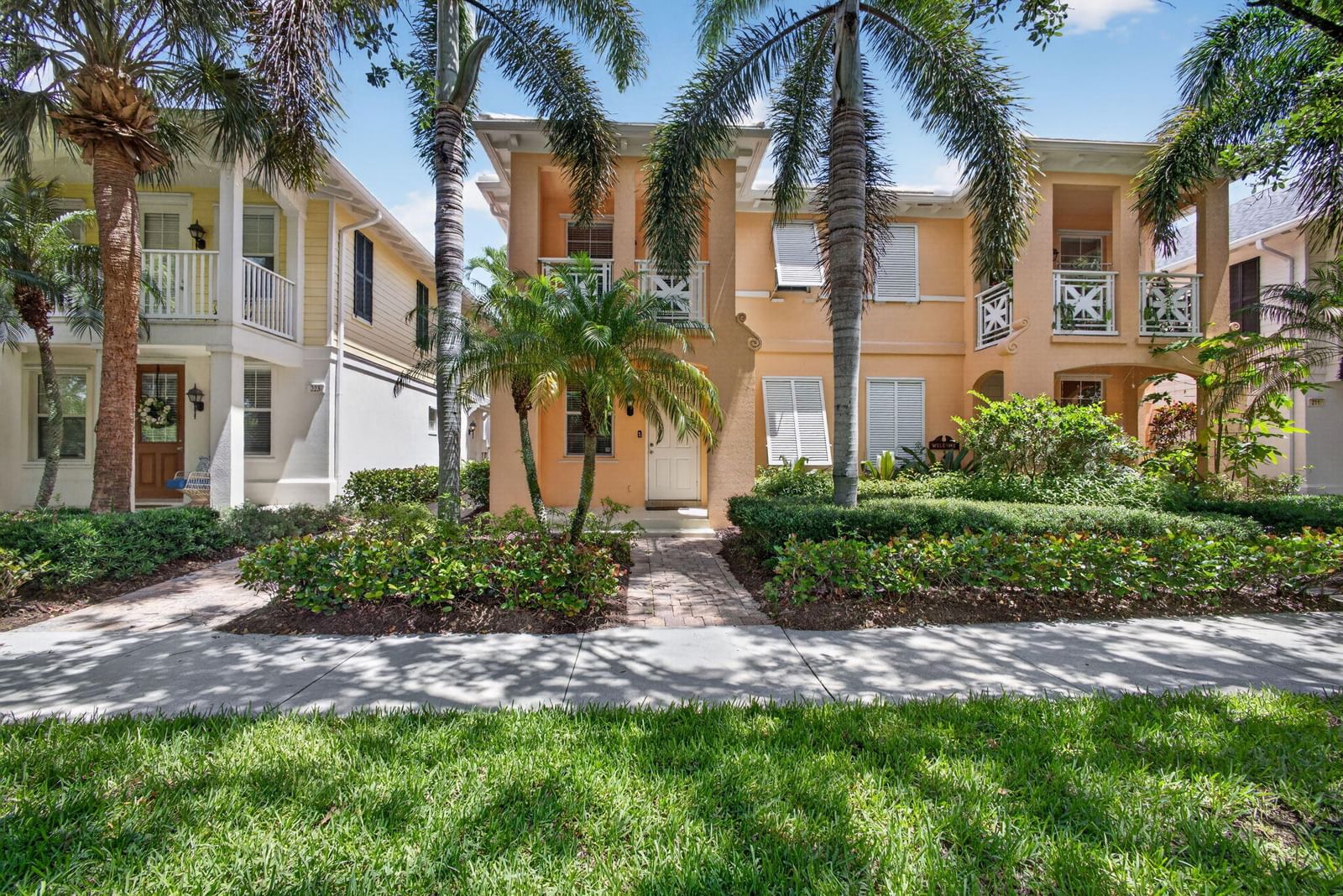 219 Soriano Drive, Jupiter, FL 33458 photo 2