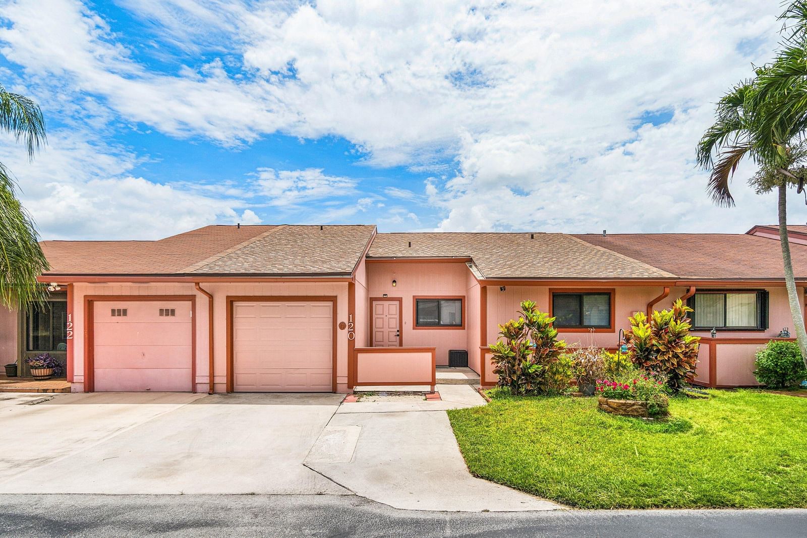 120 Mayfair Lane, Boynton Beach, FL 33426 photo 2
