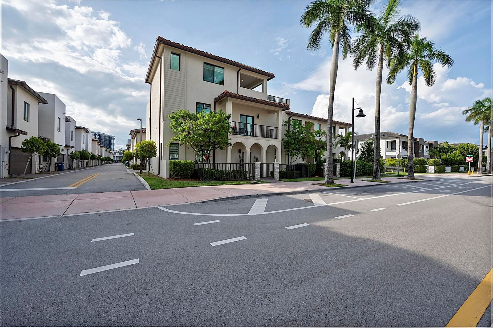 8321 Central Park Boulevard, Doral, FL 33166 photo 4