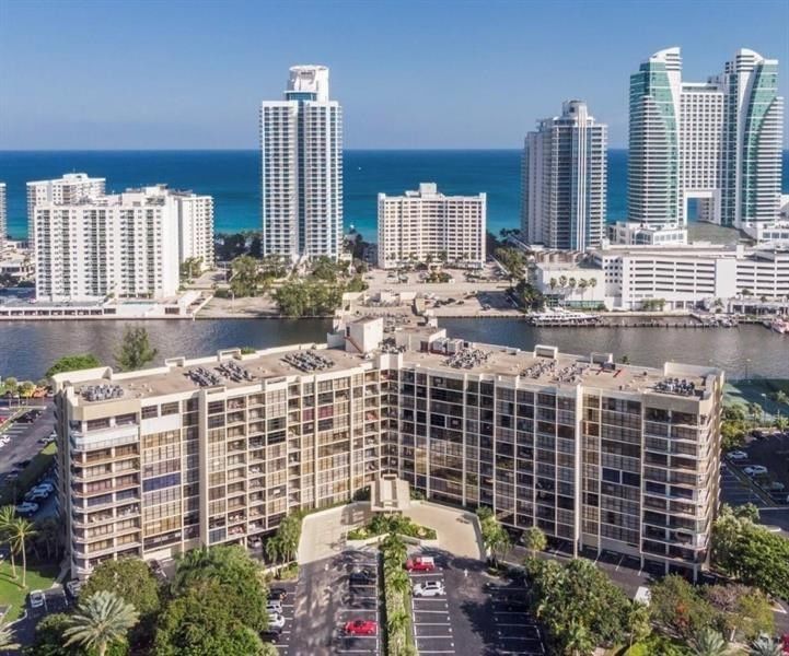 600 Parkview Drive #531, Hallandale Beach, FL 33009 photo 2