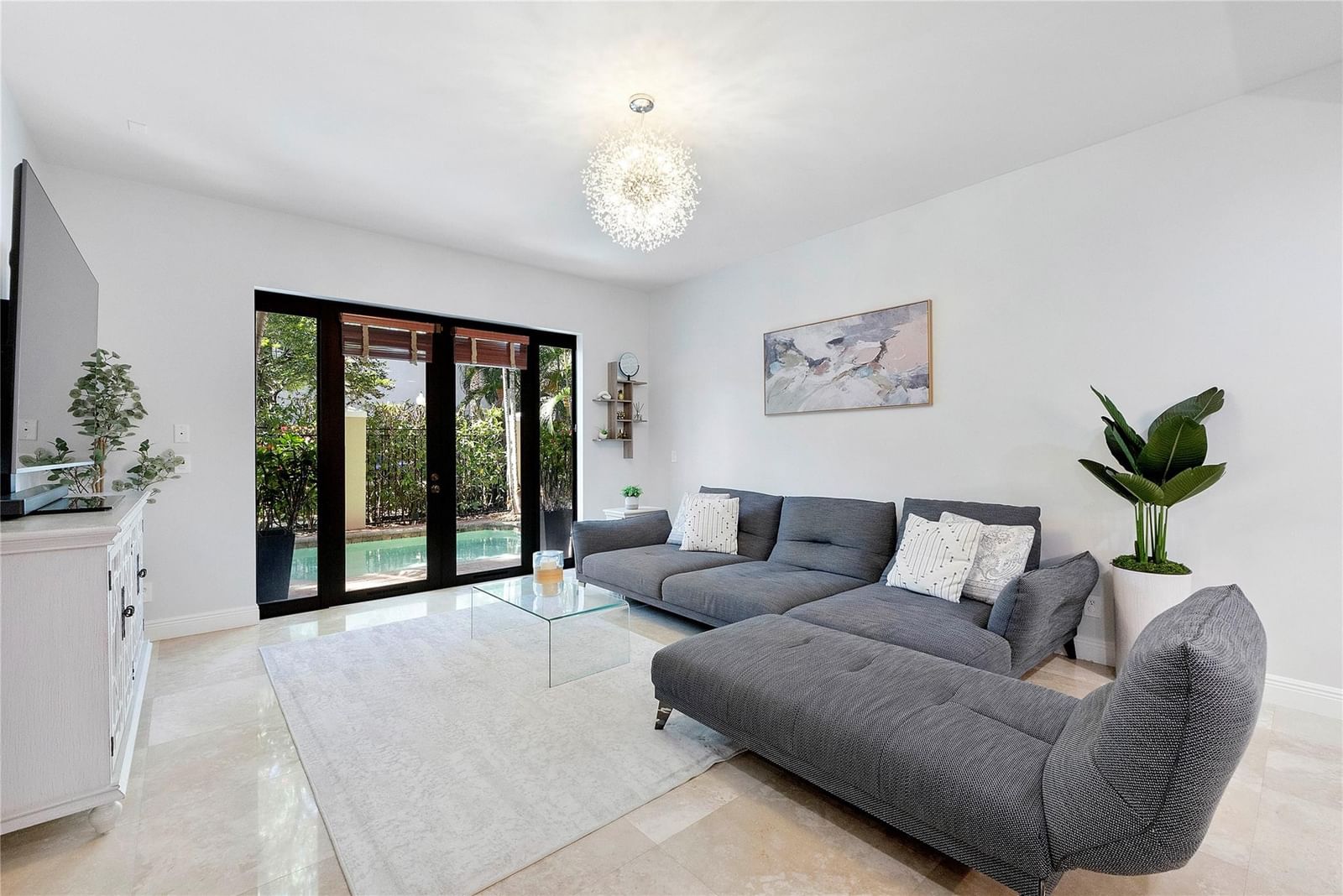 430 NE 7th Avenue #430, Fort Lauderdale, FL 33301 photo 4