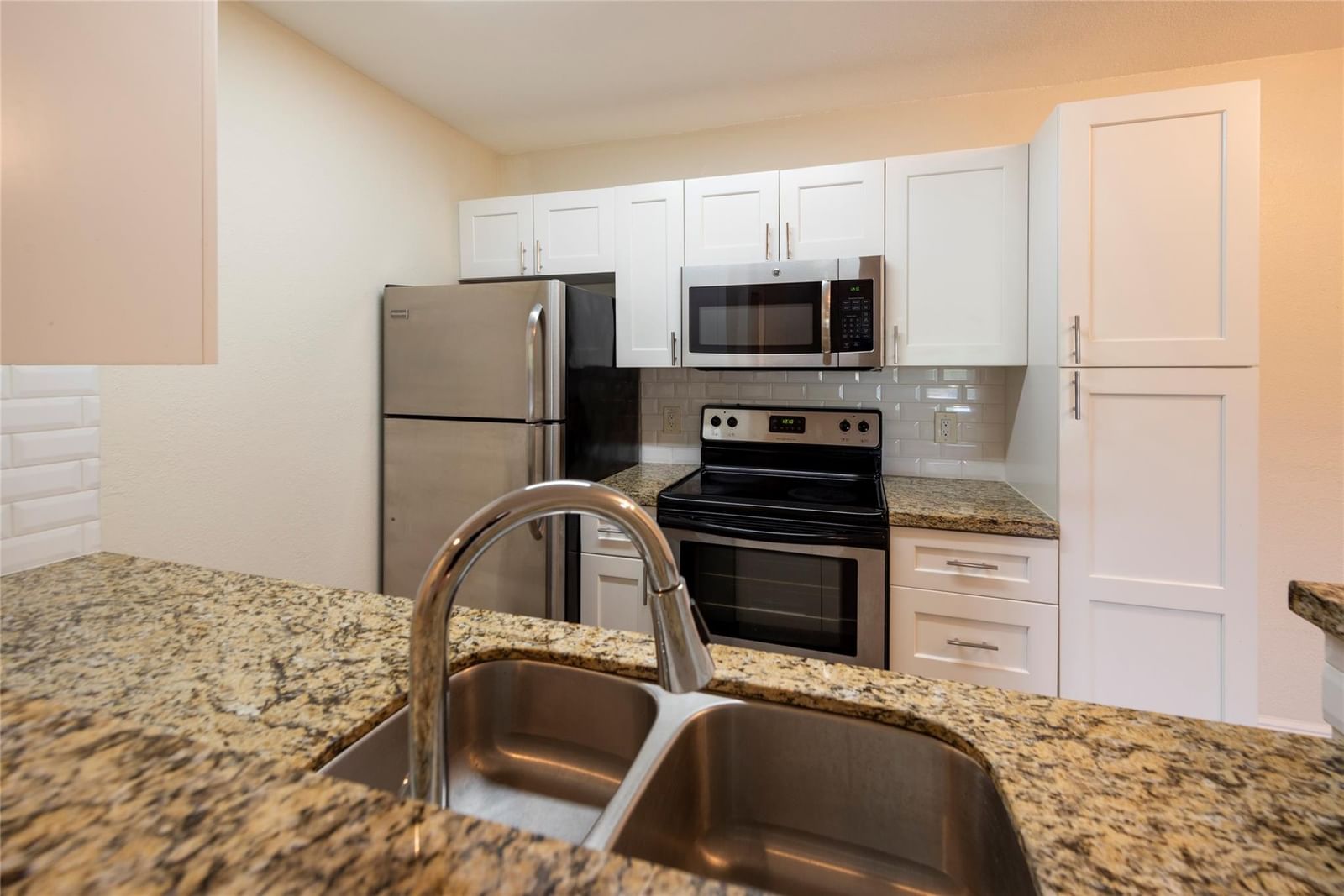 2906 S University Drive #10104, Davie, FL 33328 photo 2