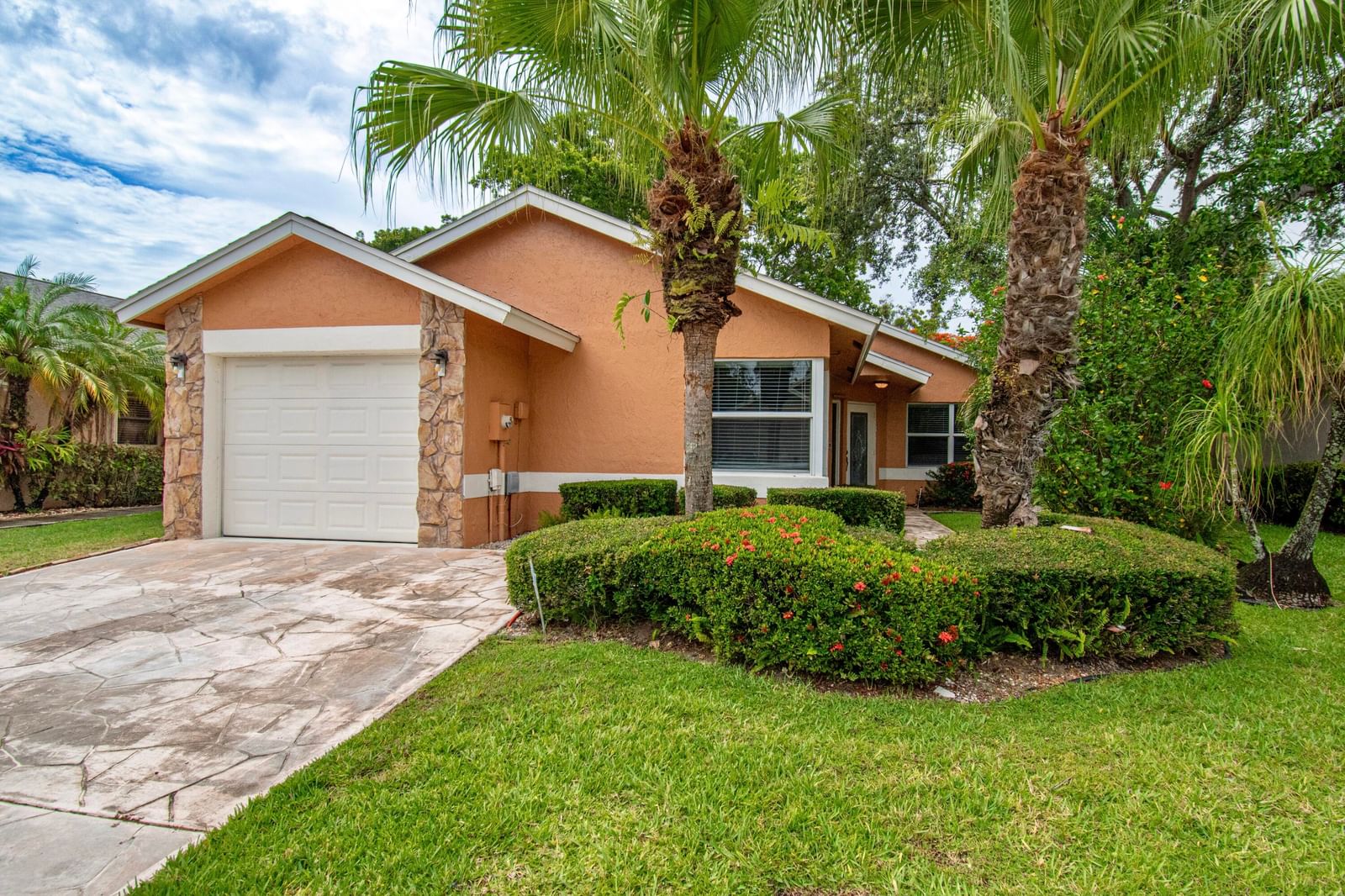 7601 Martinique Boulevard, Boca Raton, FL 33433 photo 2