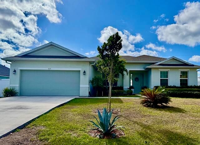 424 SW Ridgecrest Drive, Port St Lucie, FL 34953 photo 2