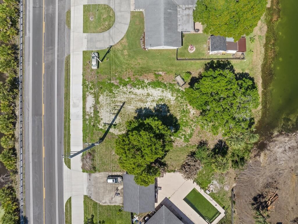 6204 Emerson Avenue, Fort Pierce, FL 34951 photo 4