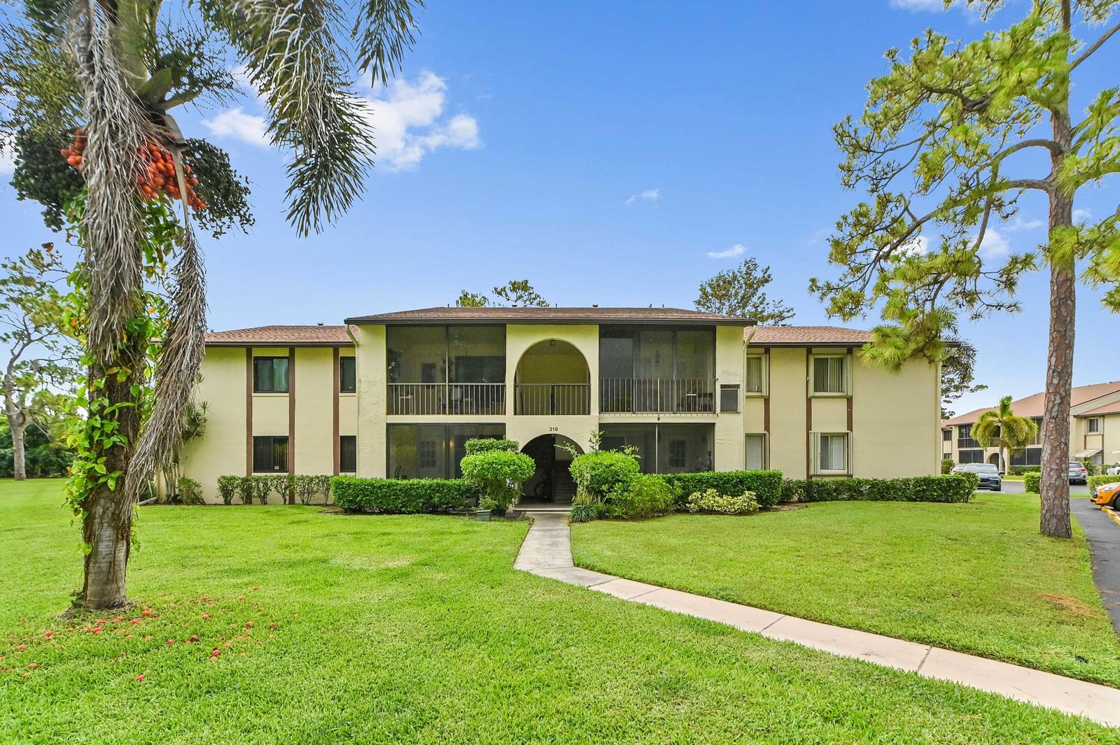 319 Knotty Pine Circle #C-1, Greenacres, FL 33463