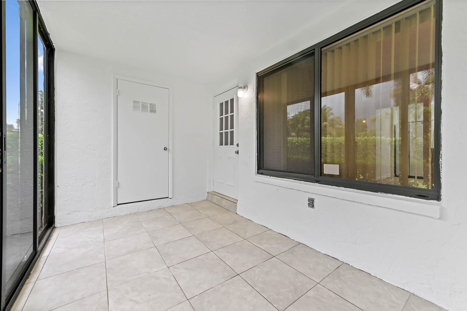 319 Knotty Pine Circle #C-1, Greenacres, FL 33463 photo 3