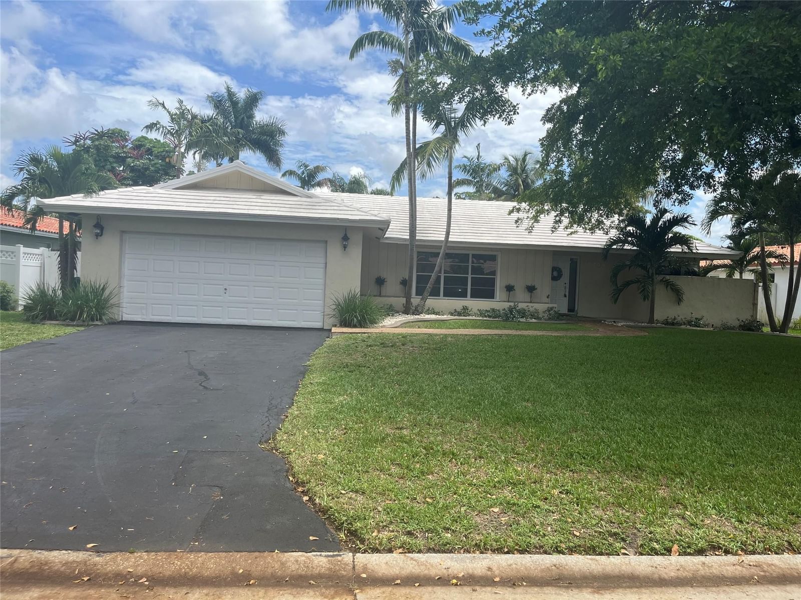 10734 NW 17th Manor, Coral Springs, FL 33071 photo 2