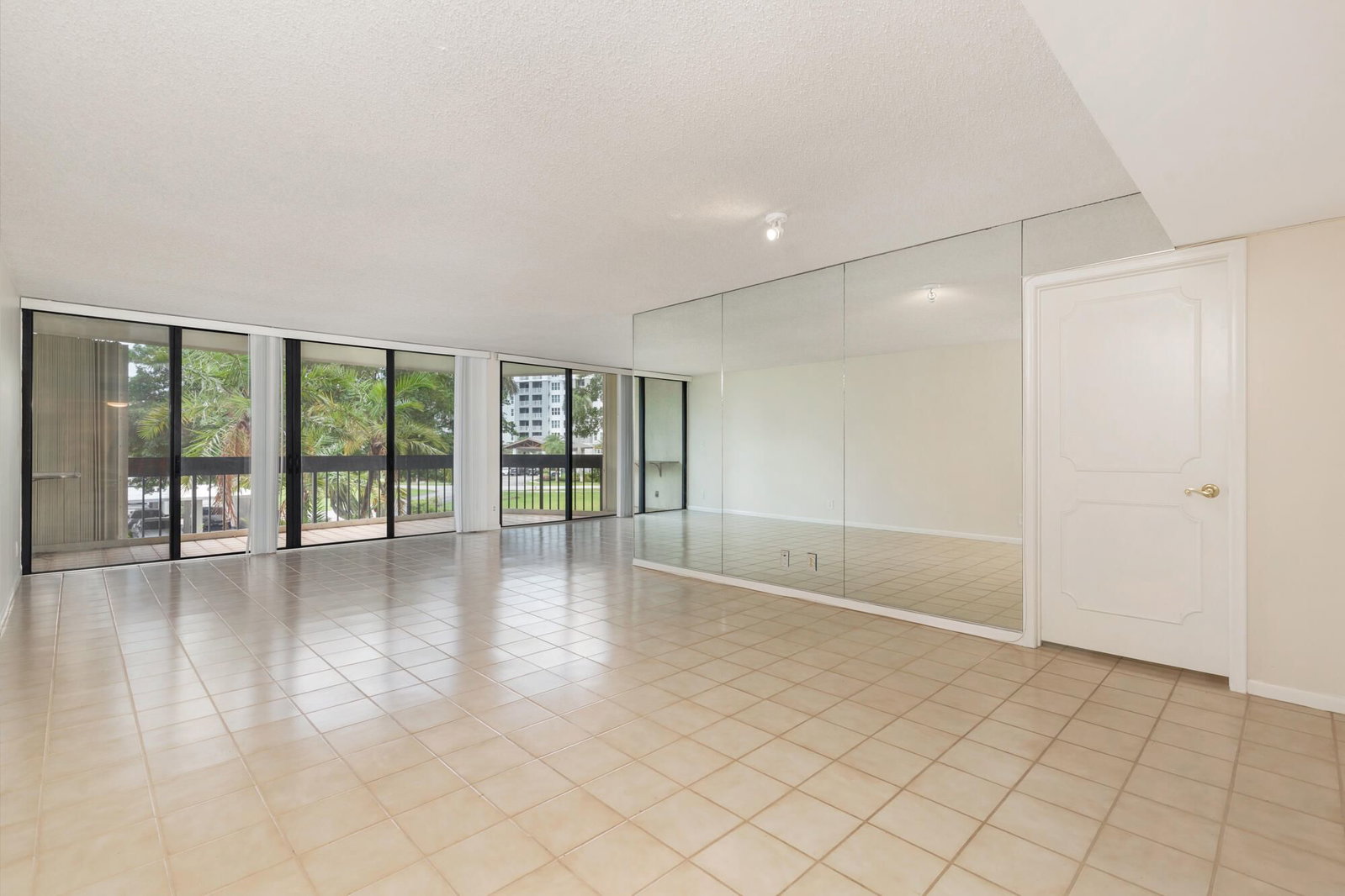 2000 Presidential Way #206, West Palm Beach, FL 33401 photo 3