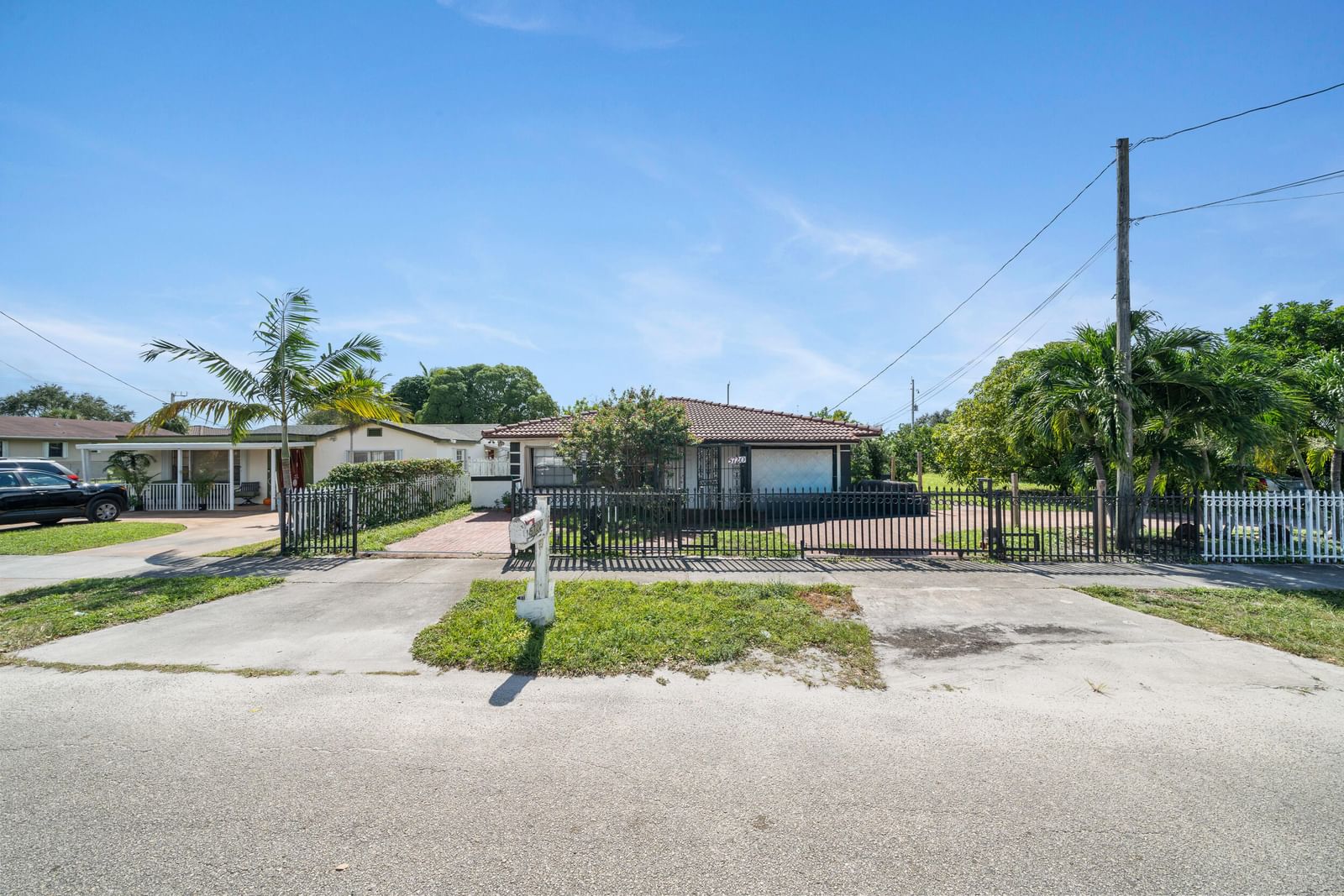 5720 Flagler Street, Hollywood, FL 33023 photo 2