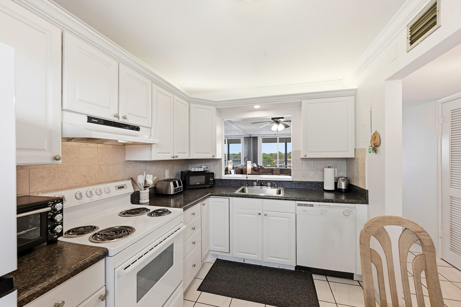 777 S Federal Highway #O406, Pompano Beach, FL 33062 photo 4