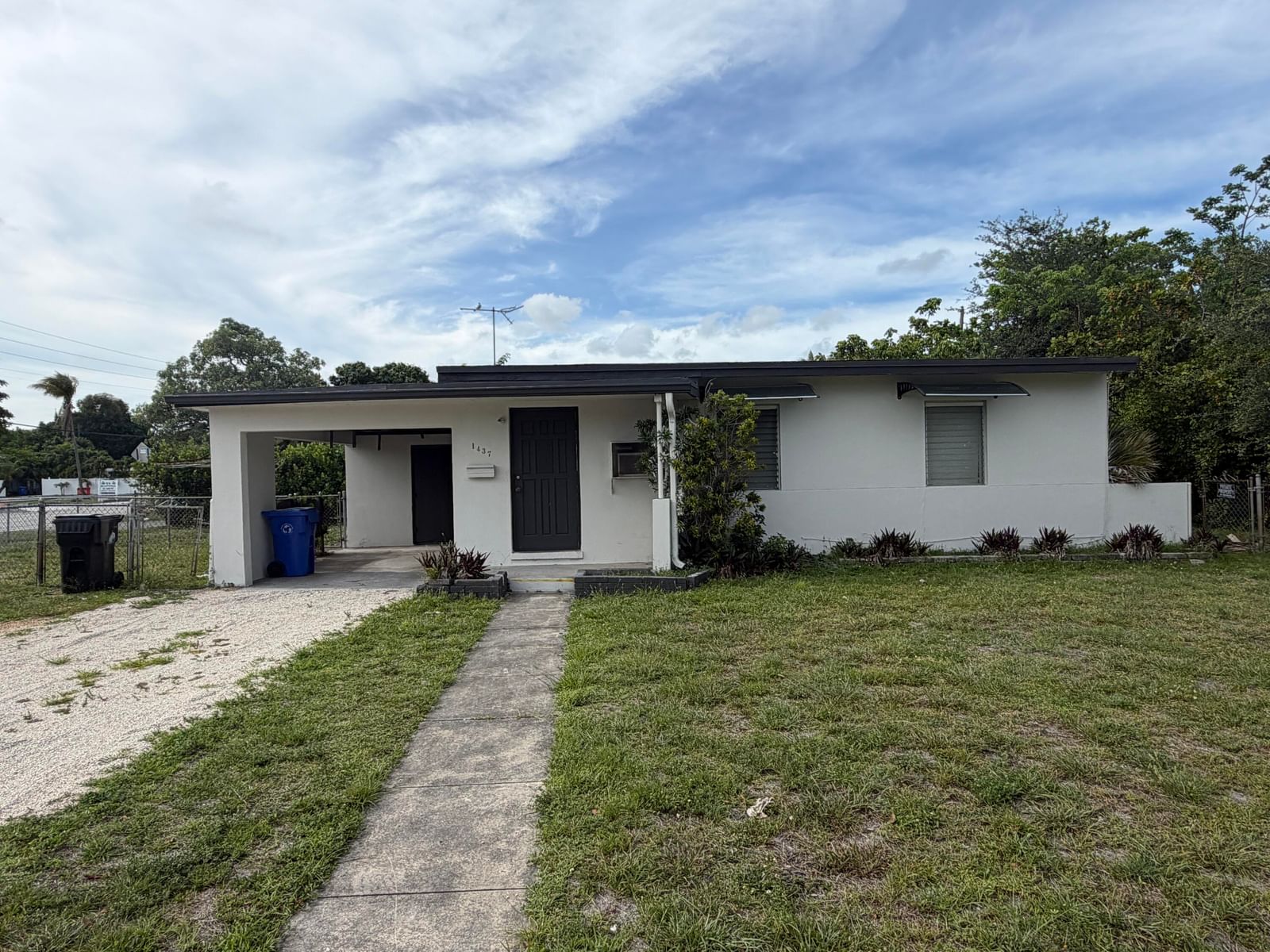 1437 NW 10th Place, Fort Lauderdale, FL 33311 photo 2
