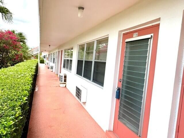 116 Windsor F, West Palm Beach, FL 33417 photo 2