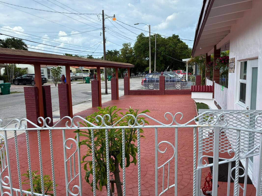 2828 SW 2nd Street, Miami, FL 33135 photo 5