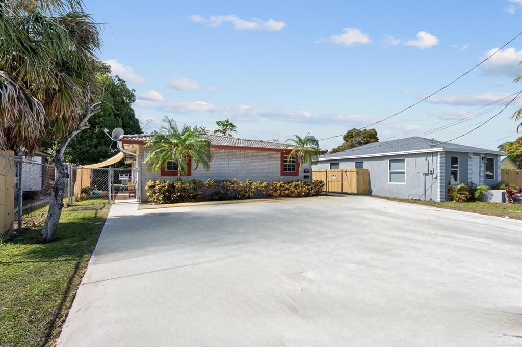 617 NW 15th Avenue, Pompano Beach, FL 33069 photo 2
