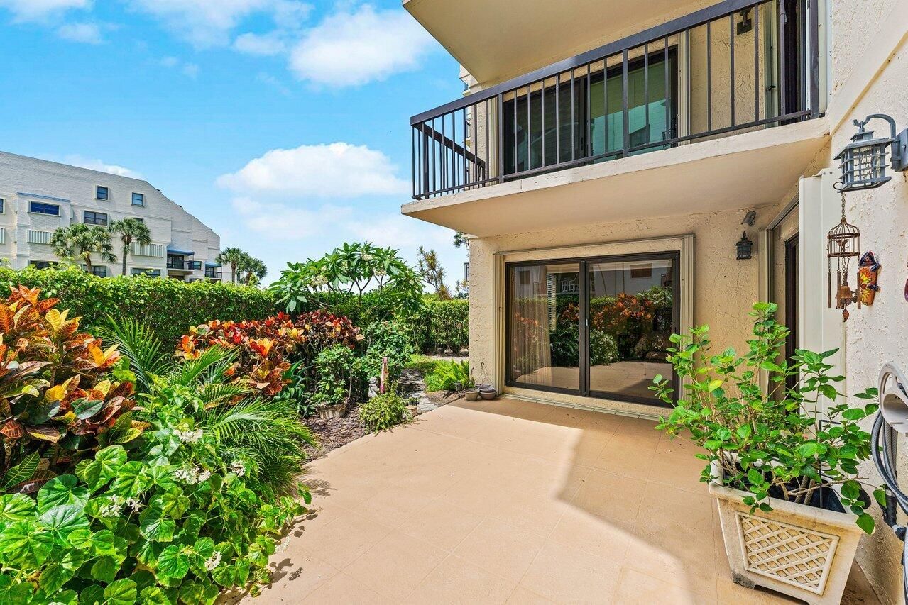 372 Golfview Road #101, North Palm Beach, FL 33408 photo 2