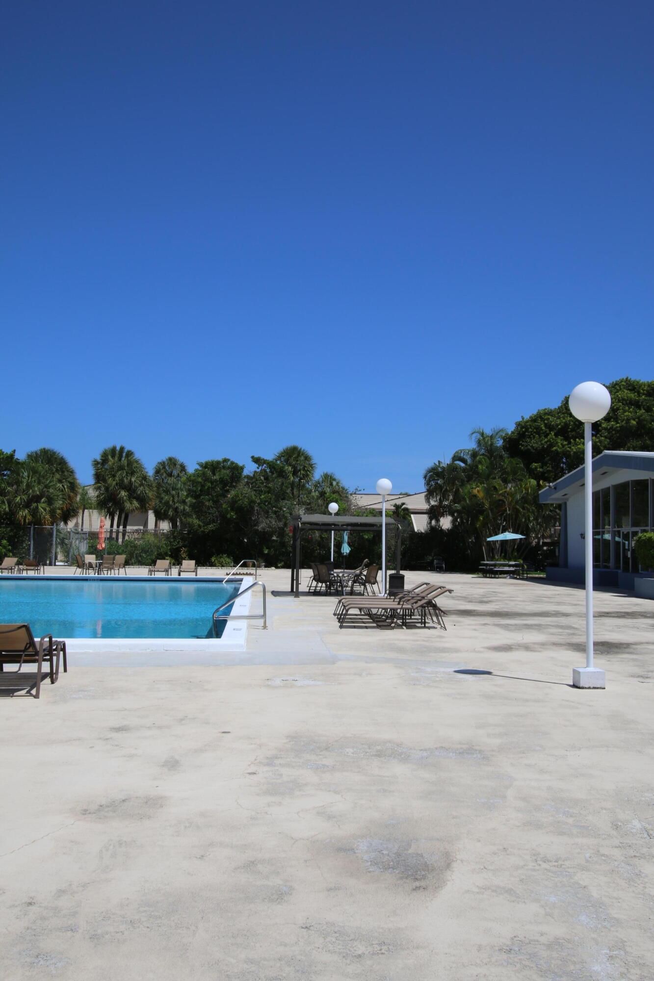 470 Executive Center Drive #3b, West Palm Beach, FL 33401 photo 2