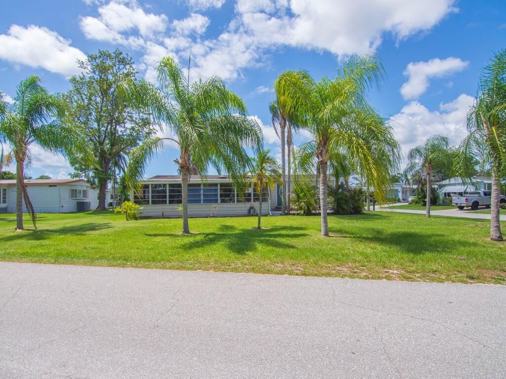 78 W Caribbean, Port St Lucie, FL 34952 photo 2