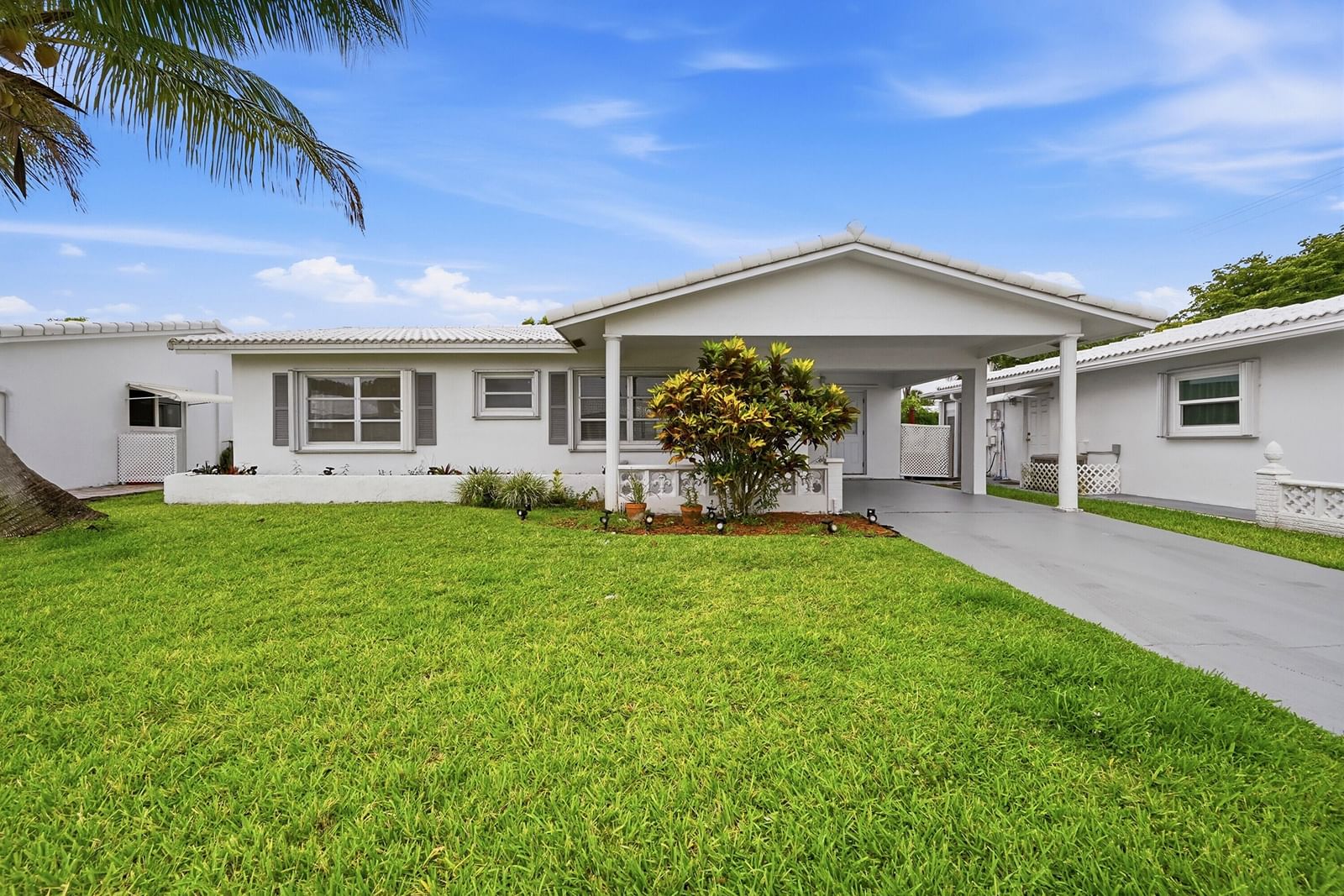 8410 NW 59th Place, Tamarac, FL 33321 photo 2