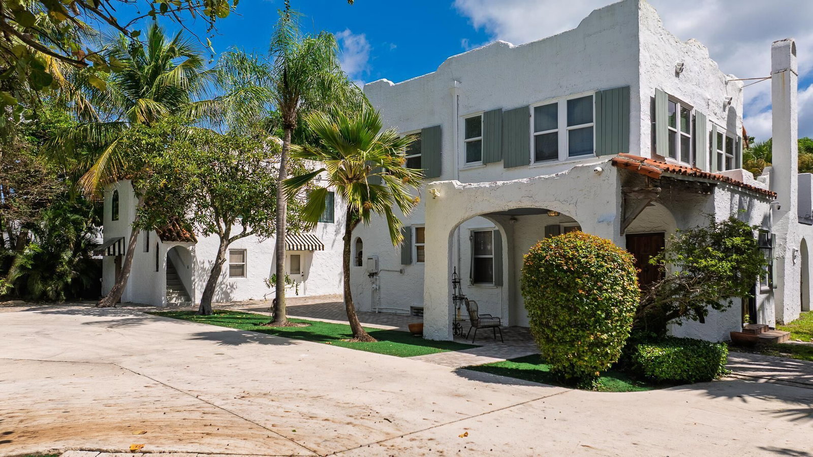 717 Forest Hill Boulevard, West Palm Beach, FL 33405 photo 2