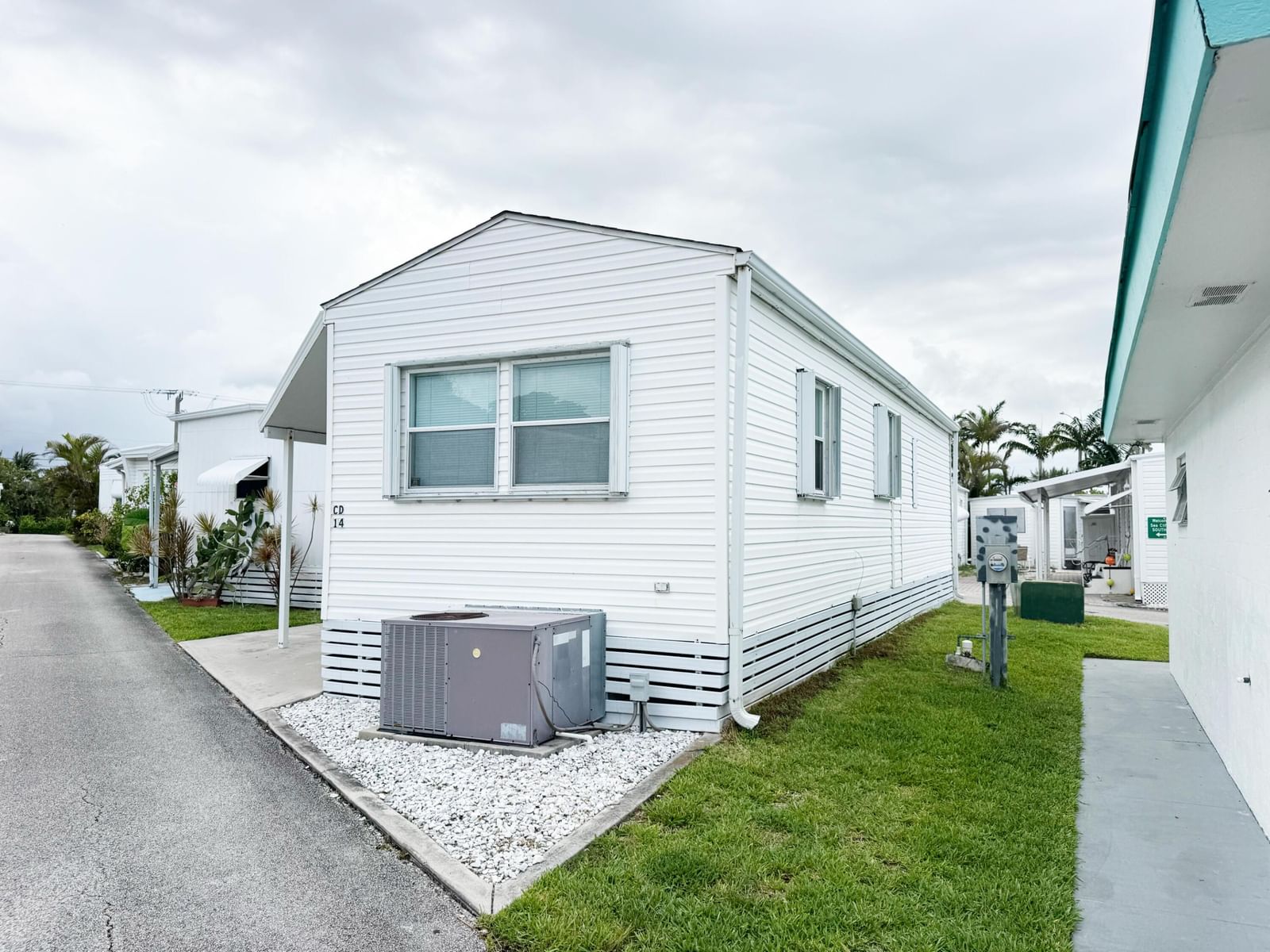 14 Bamboo Drive #Cd, Briny Breezes, FL 33435 photo 2