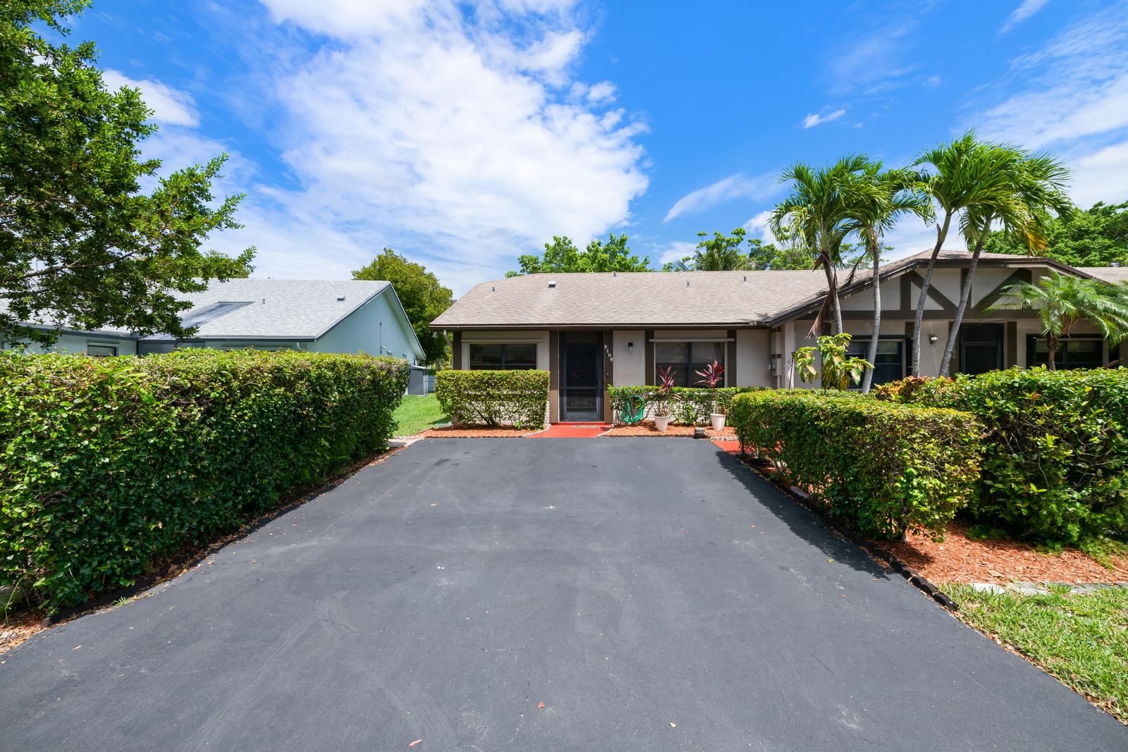 8108 NW 100th Way, Tamarac, FL 33321 photo 2