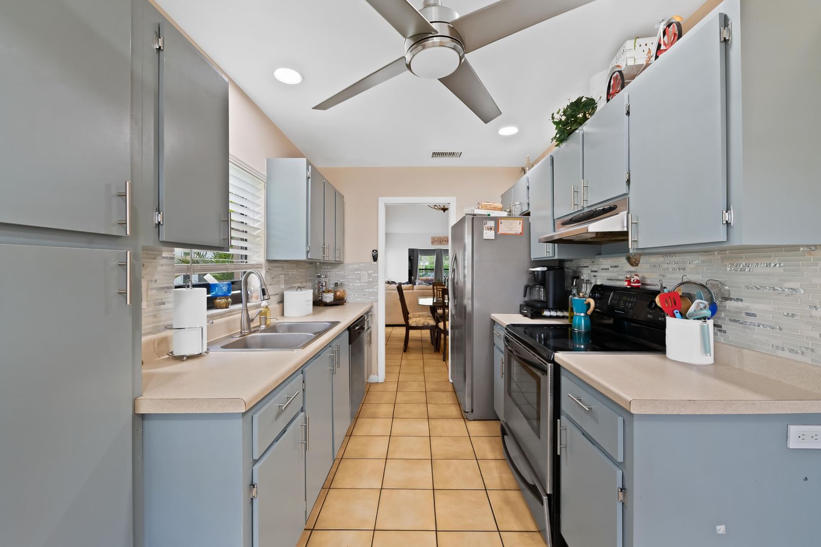 8108 NW 100th Way, Tamarac, FL 33321 photo 4