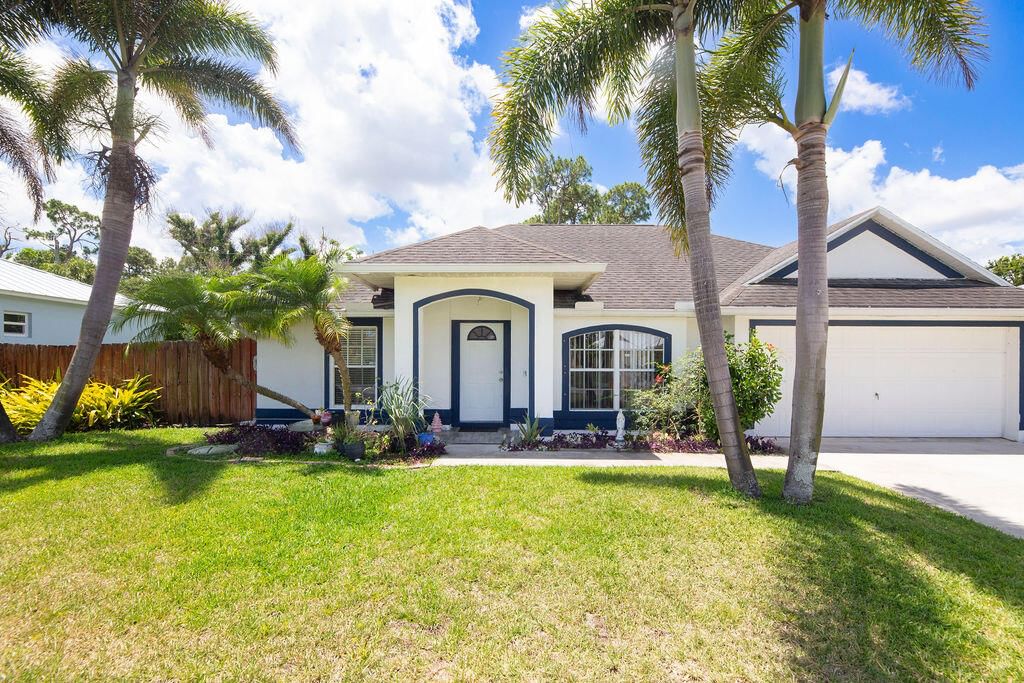 1634 SW Duclair Avenue, Port St Lucie, FL 34953 photo 2