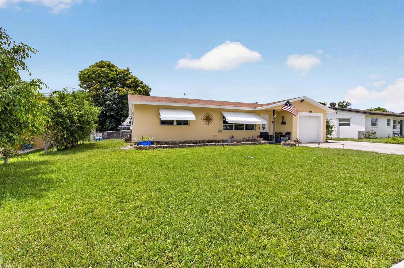 220 SW 10th Avenue, Boynton Beach, FL 33435 photo 2