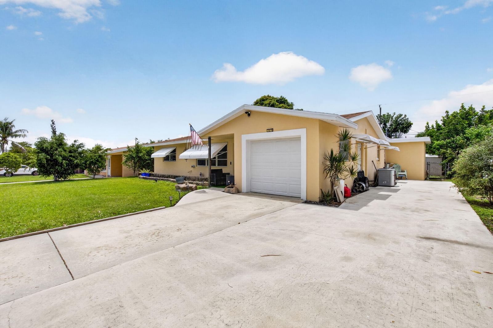 220 SW 10th Avenue, Boynton Beach, FL 33435 photo 3