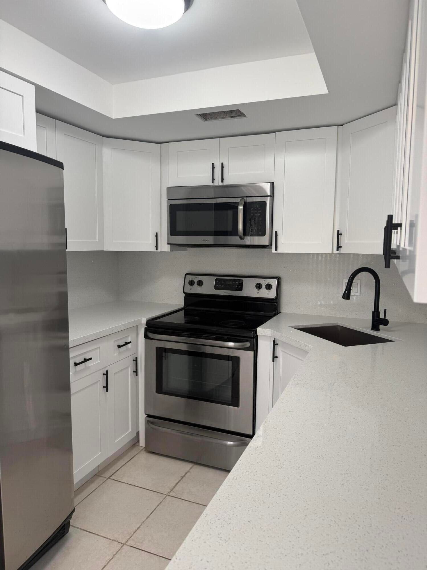 217 Foxtail Drive #H, Greenacres, FL 33415 photo 4