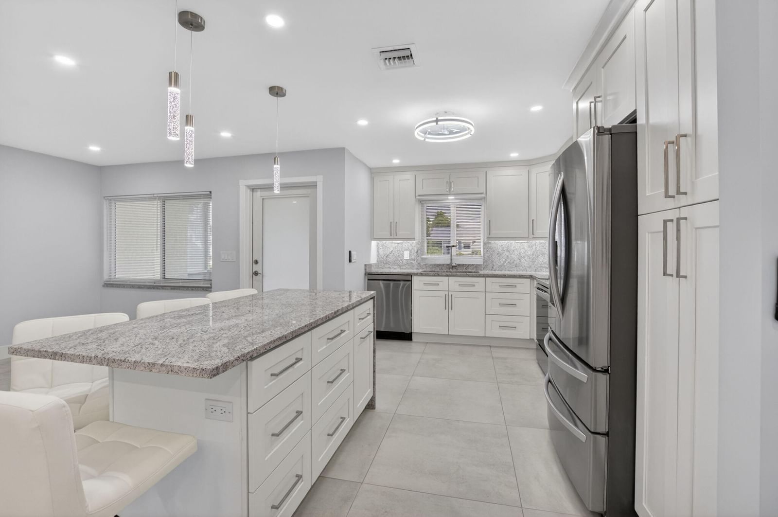 6049 Vía Diana, Delray Beach, FL 33484 photo 3