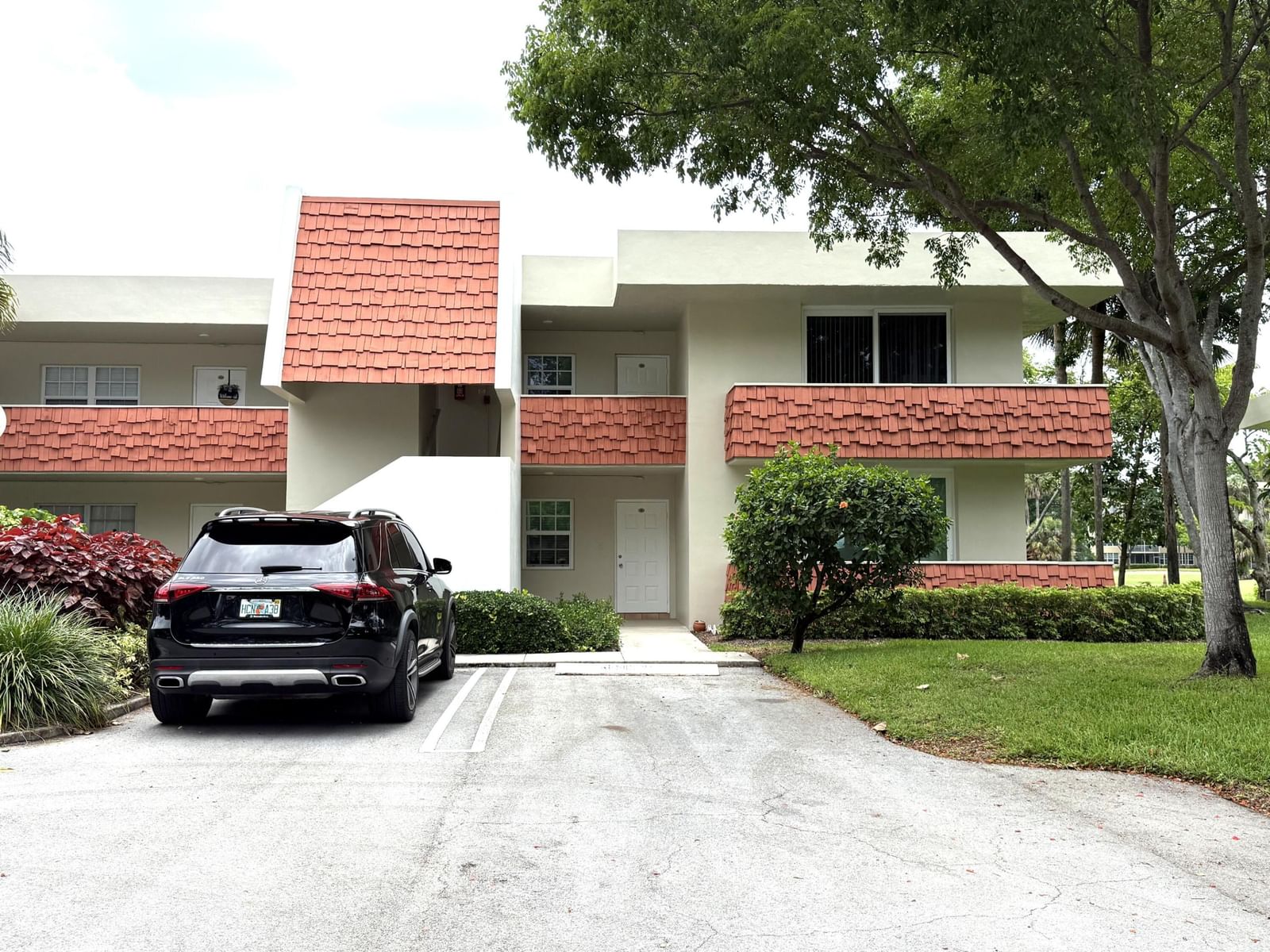 907 Cypress Terrace #201, Pompano Beach, FL 33069 photo 2
