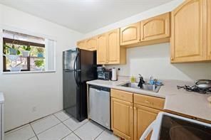 504 Gardens Drive #203, Pompano Beach, FL 33069 photo 3