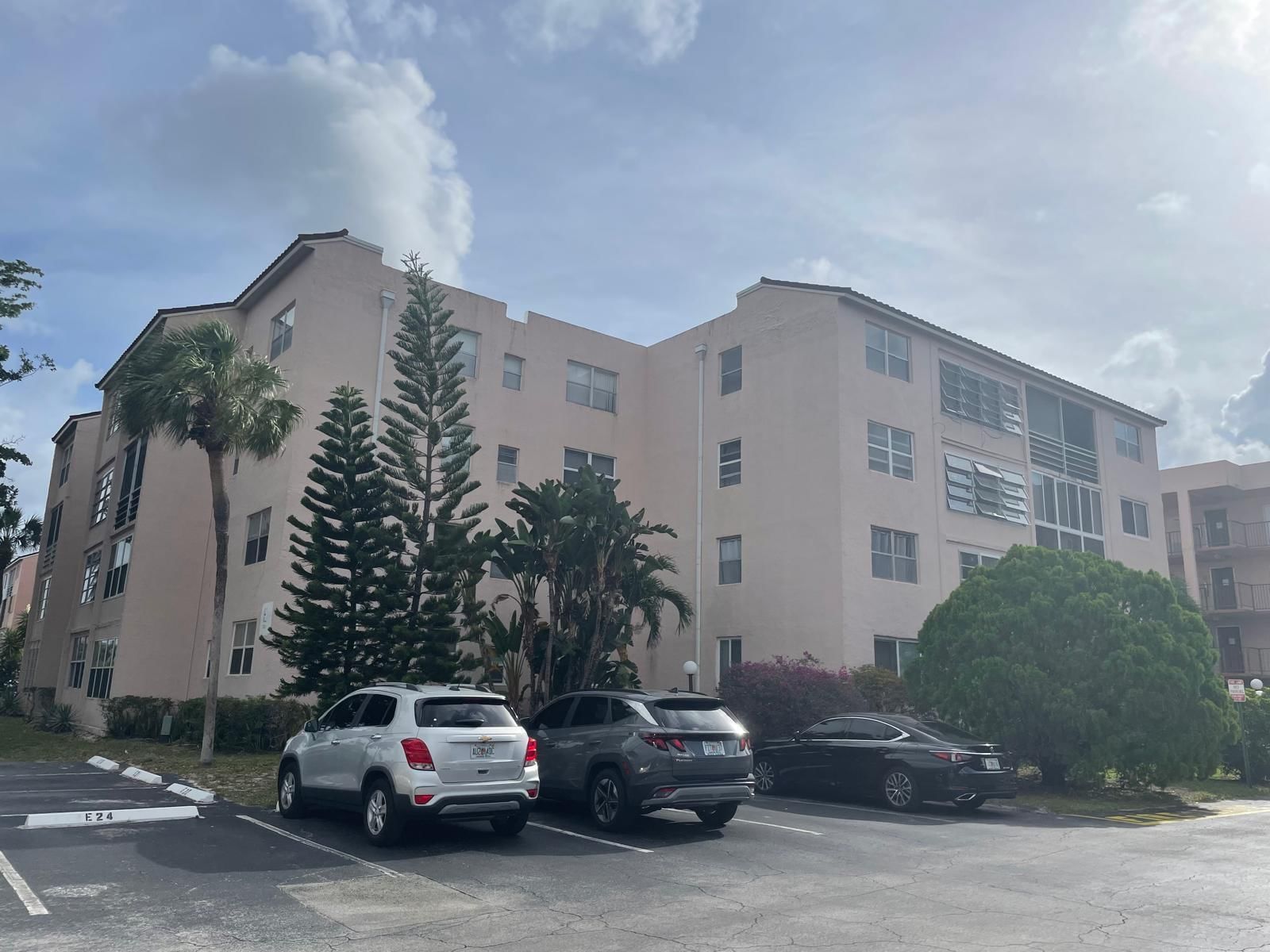 2851 Somerset Drive #111, Oakland Park, FL 33311 photo 2