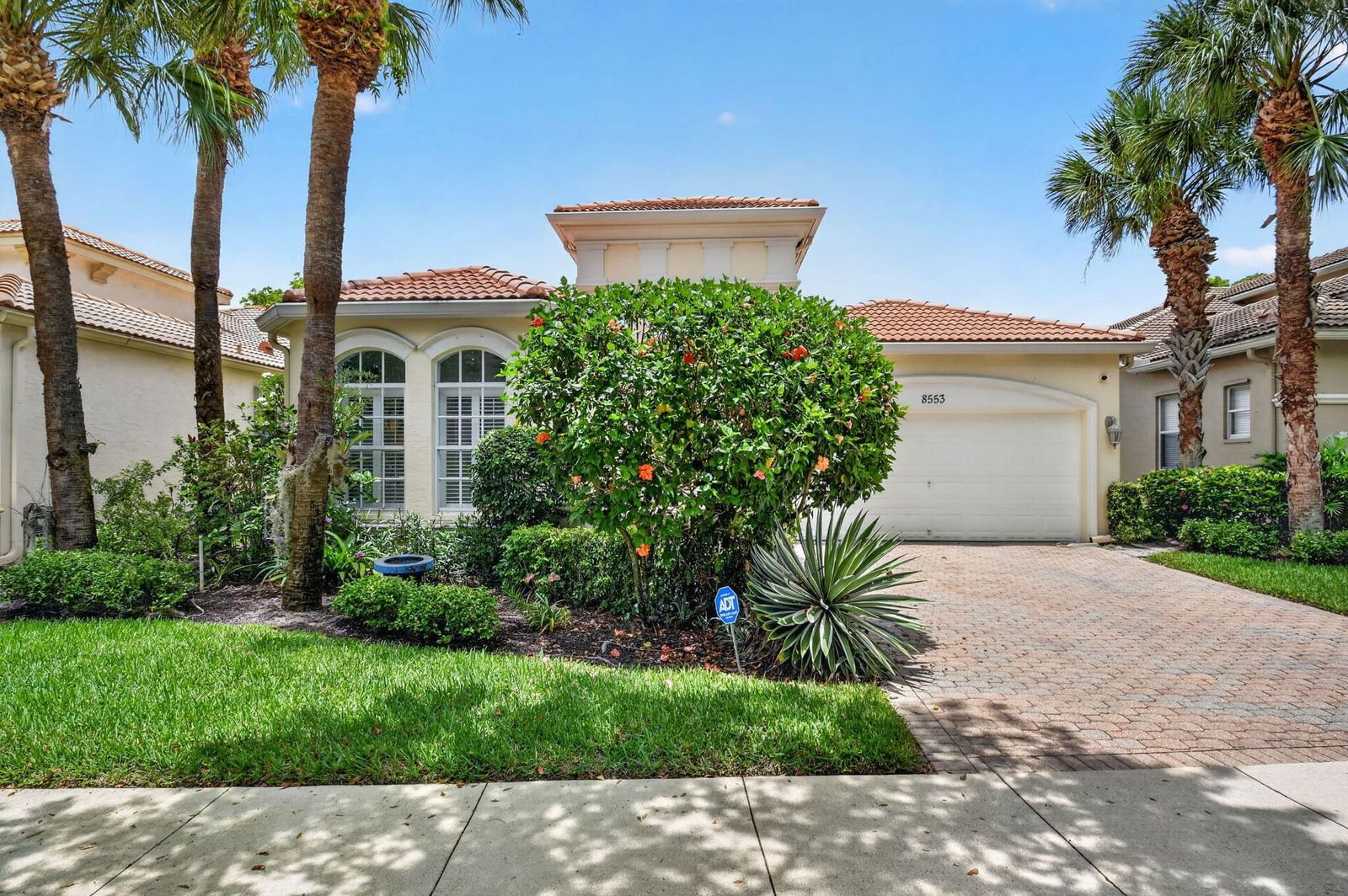8553 E Via Grande E, Wellington, FL 33411 photo 2