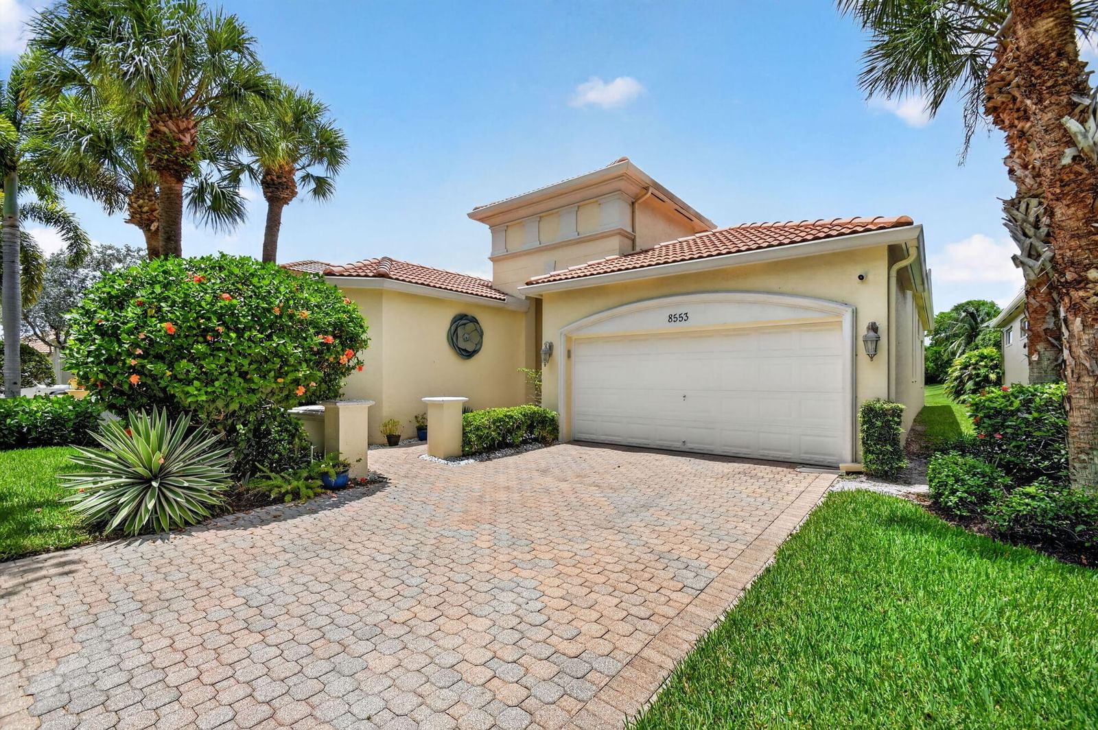 8553 E Via Grande E, Wellington, FL 33411 photo 4