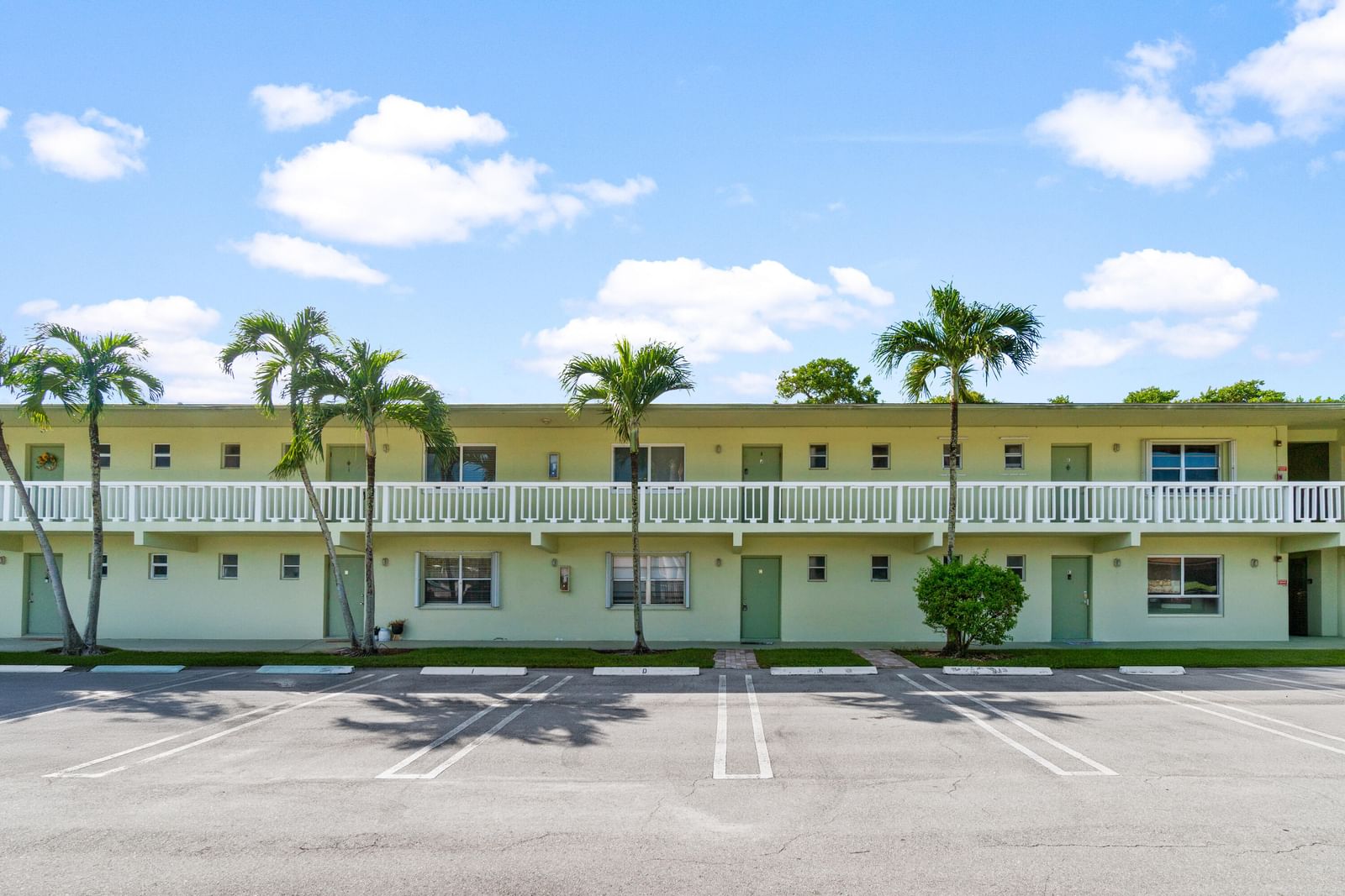 658 NE 6th Court E #E, Boynton Beach, FL 33435 photo 2