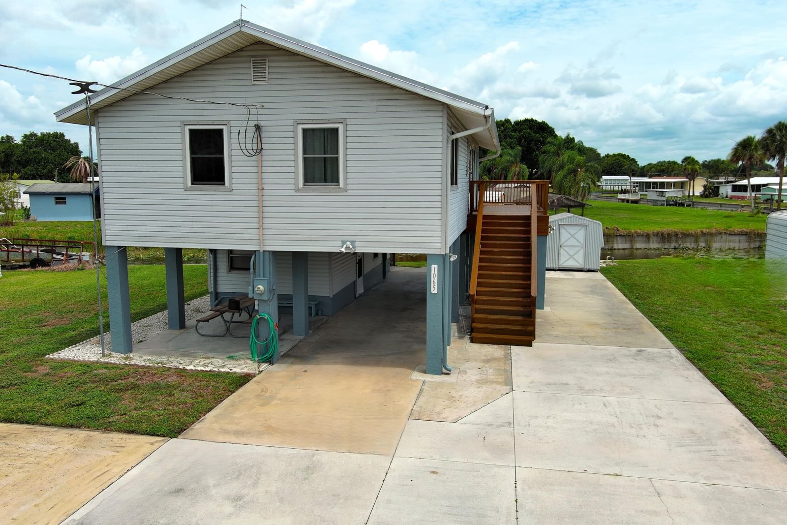 1065 Peach Lane, Okeechobee, FL 34974 photo 2