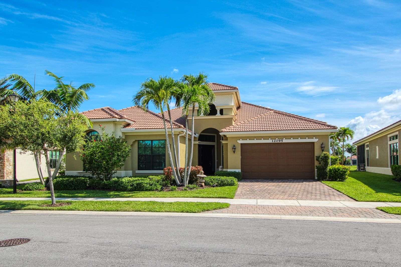 12095 Bastille Circle E, Parkland, FL 33076 photo 2