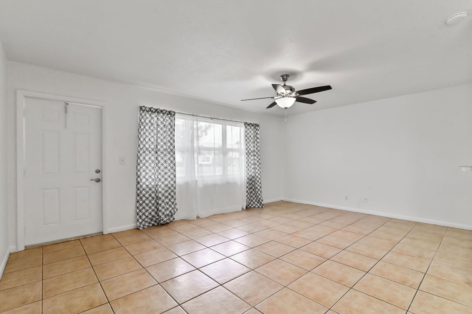 149 Coventry #G, West Palm Beach, FL 33417 photo 2