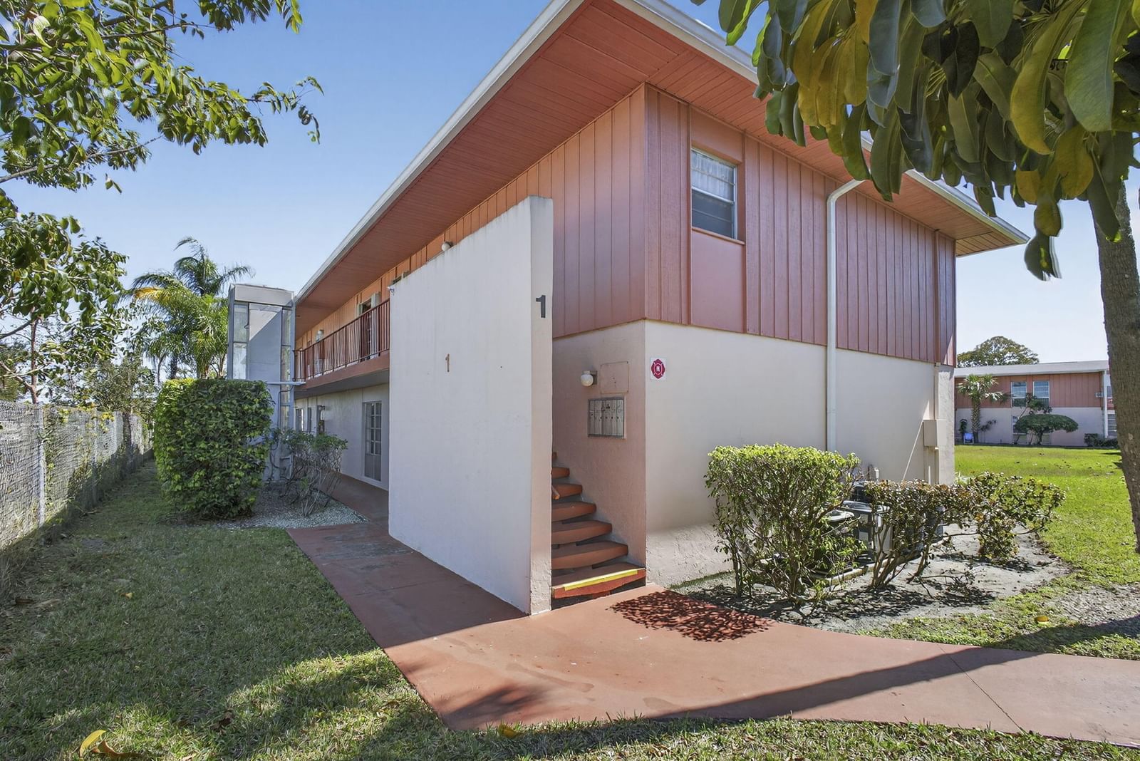 1 Golfs Edge #F, West Palm Beach, FL 33417 photo 3