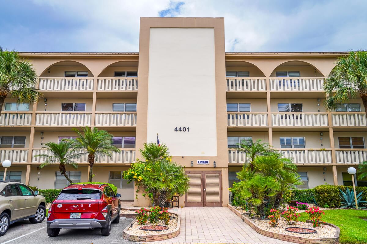 4401 Martinique Court #D2, Coconut Creek, FL 33066 photo 3