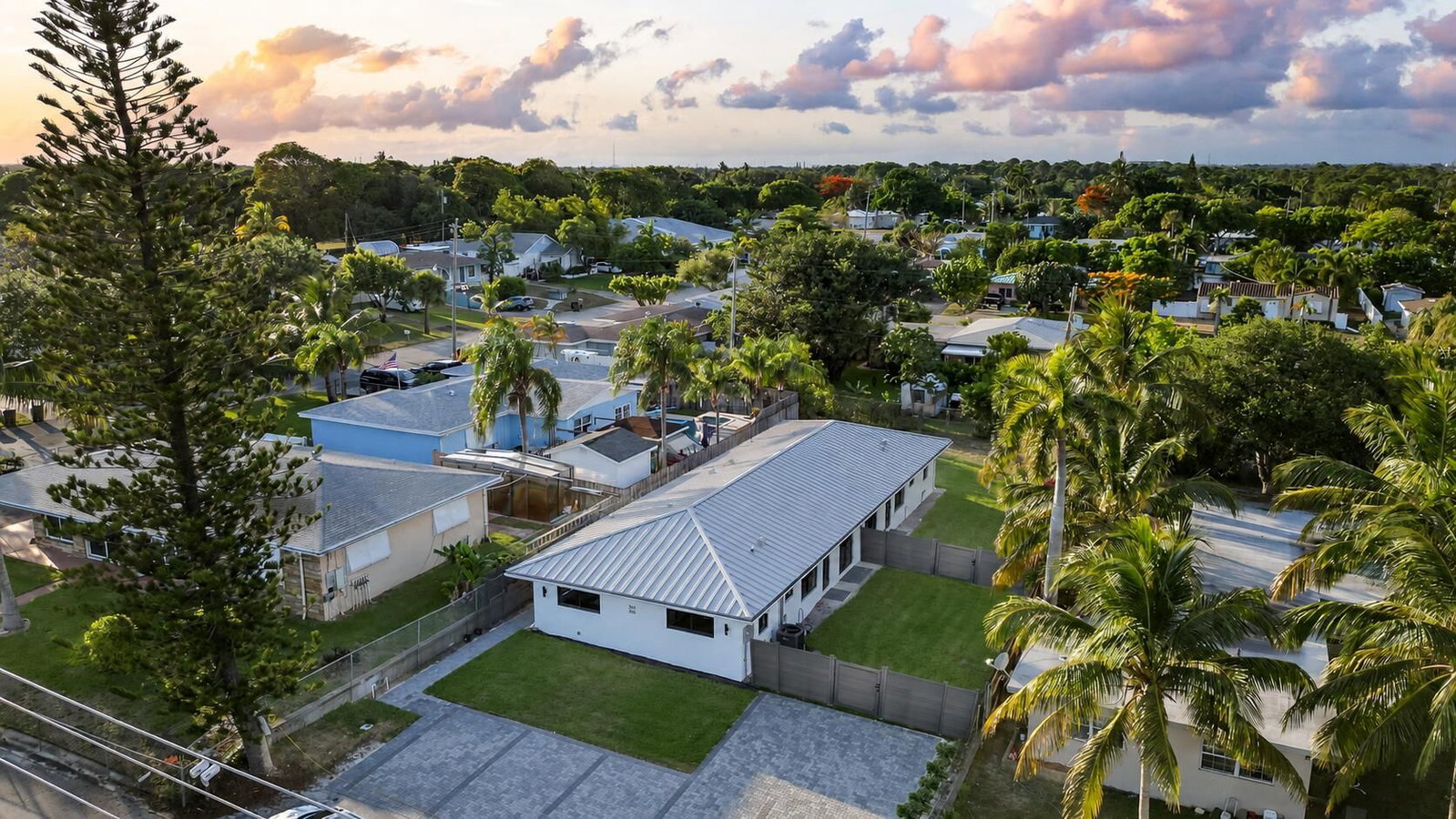 303 De Carie Street, Delray Beach, FL 33444 photo 3