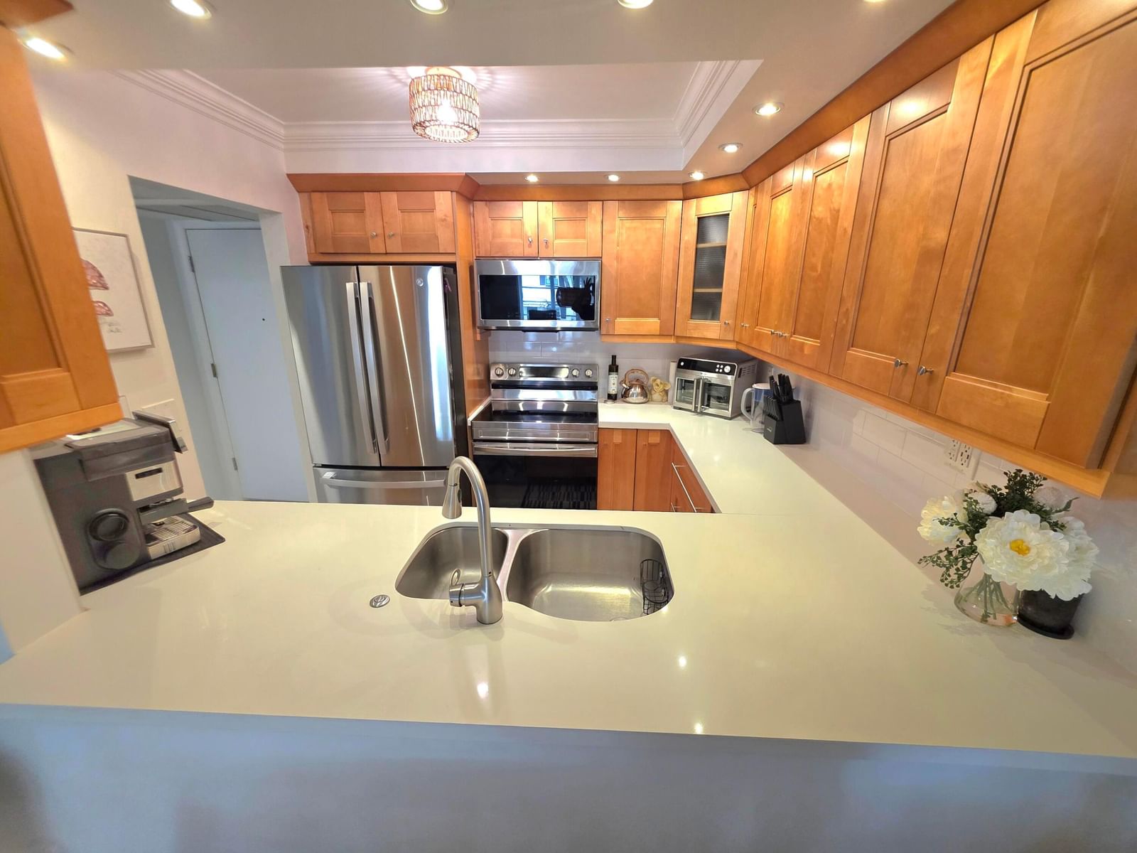 5680 SW 3rd Place #206, Margate, FL 33068 photo 2